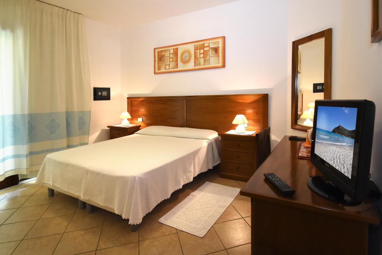 Hotel Il Girasole Villasimius Exterior foto