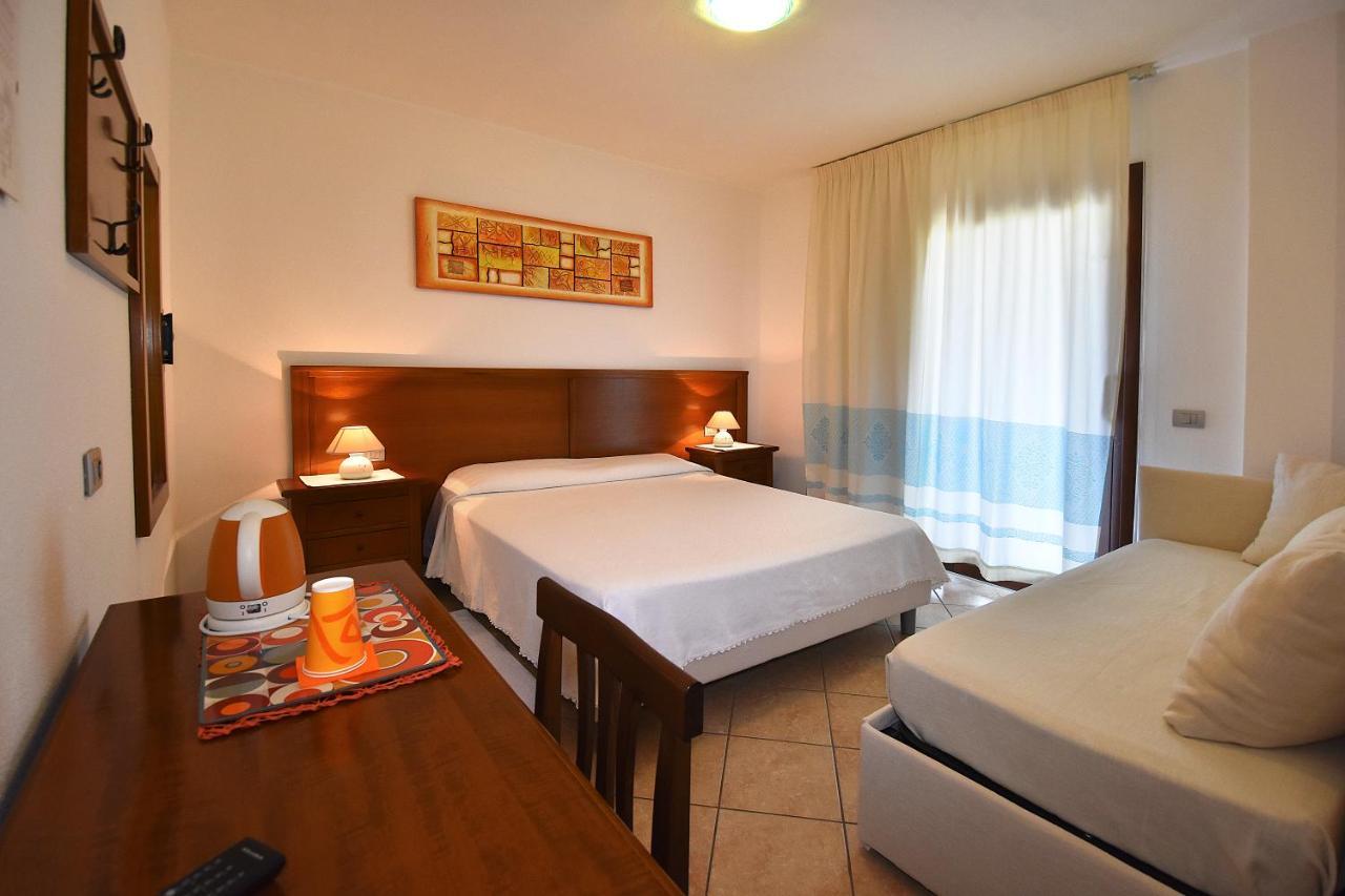 Hotel Il Girasole Villasimius Exterior foto