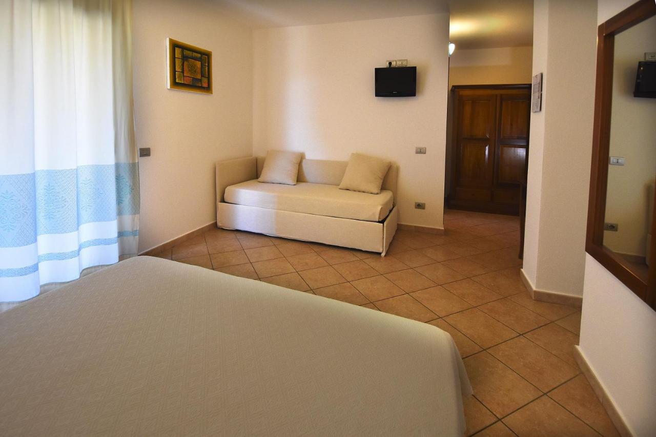 Hotel Il Girasole Villasimius Exterior foto