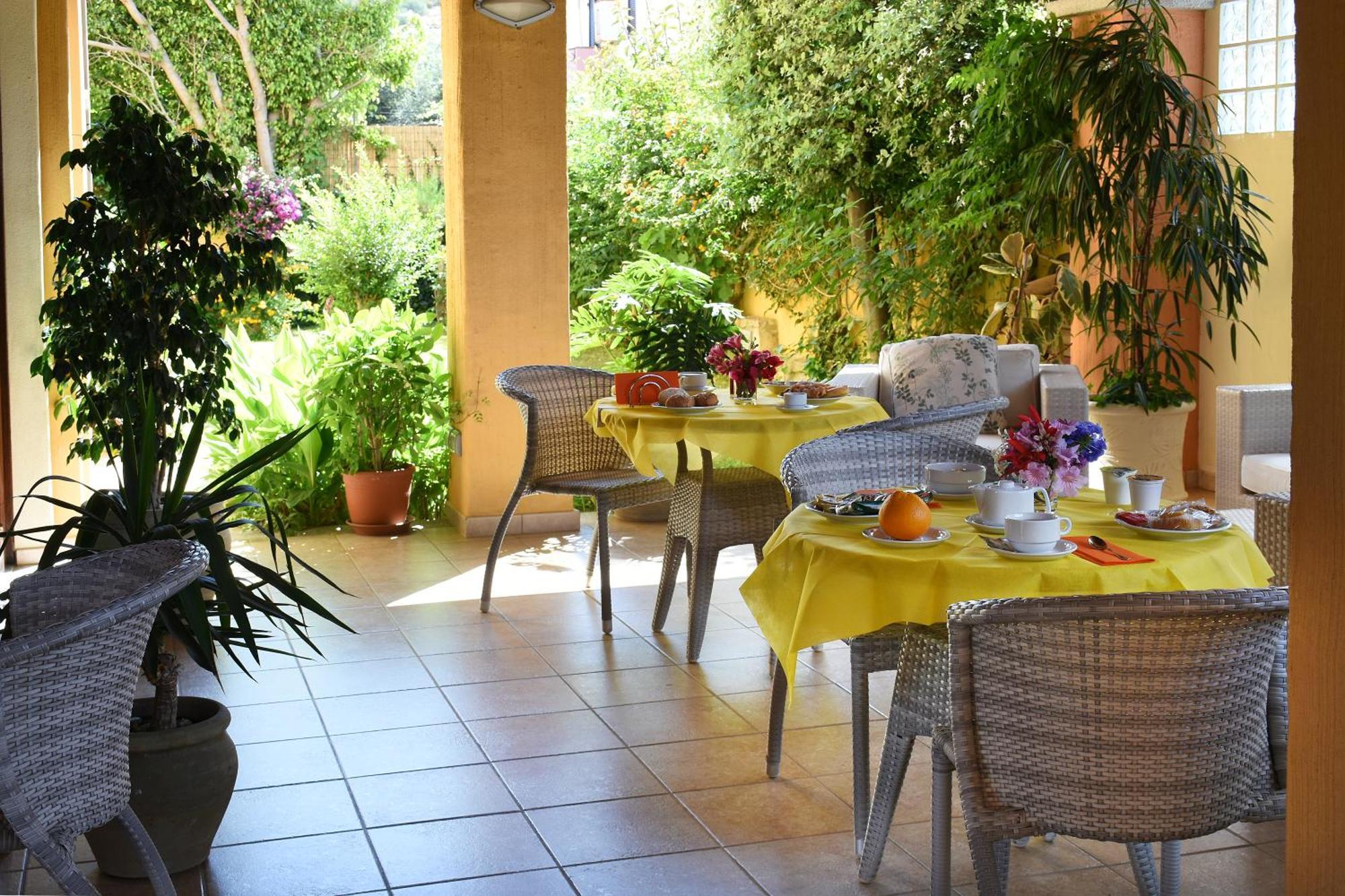 Hotel Il Girasole Villasimius Exterior foto
