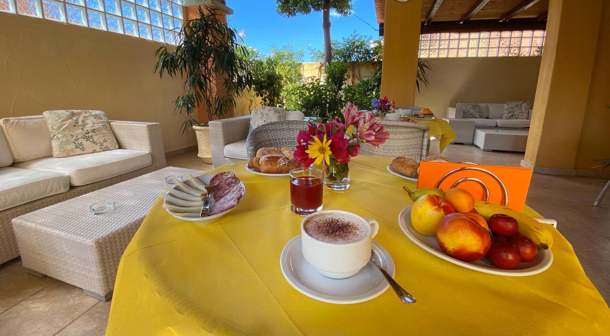 Hotel Il Girasole Villasimius Exterior foto